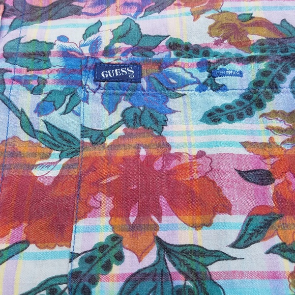 Vintage Guess Hawaiian Button up Shirt - Picture 4 of 7